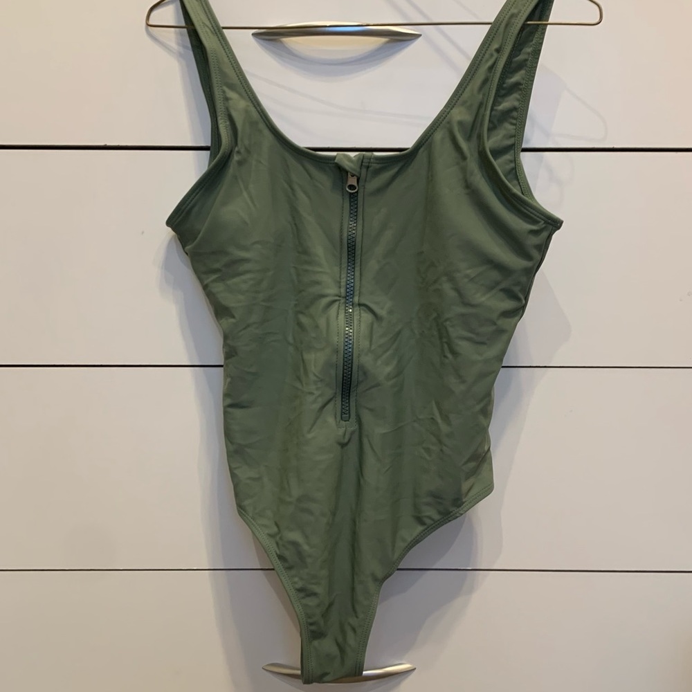 Zip Up Swimsuit 🌲